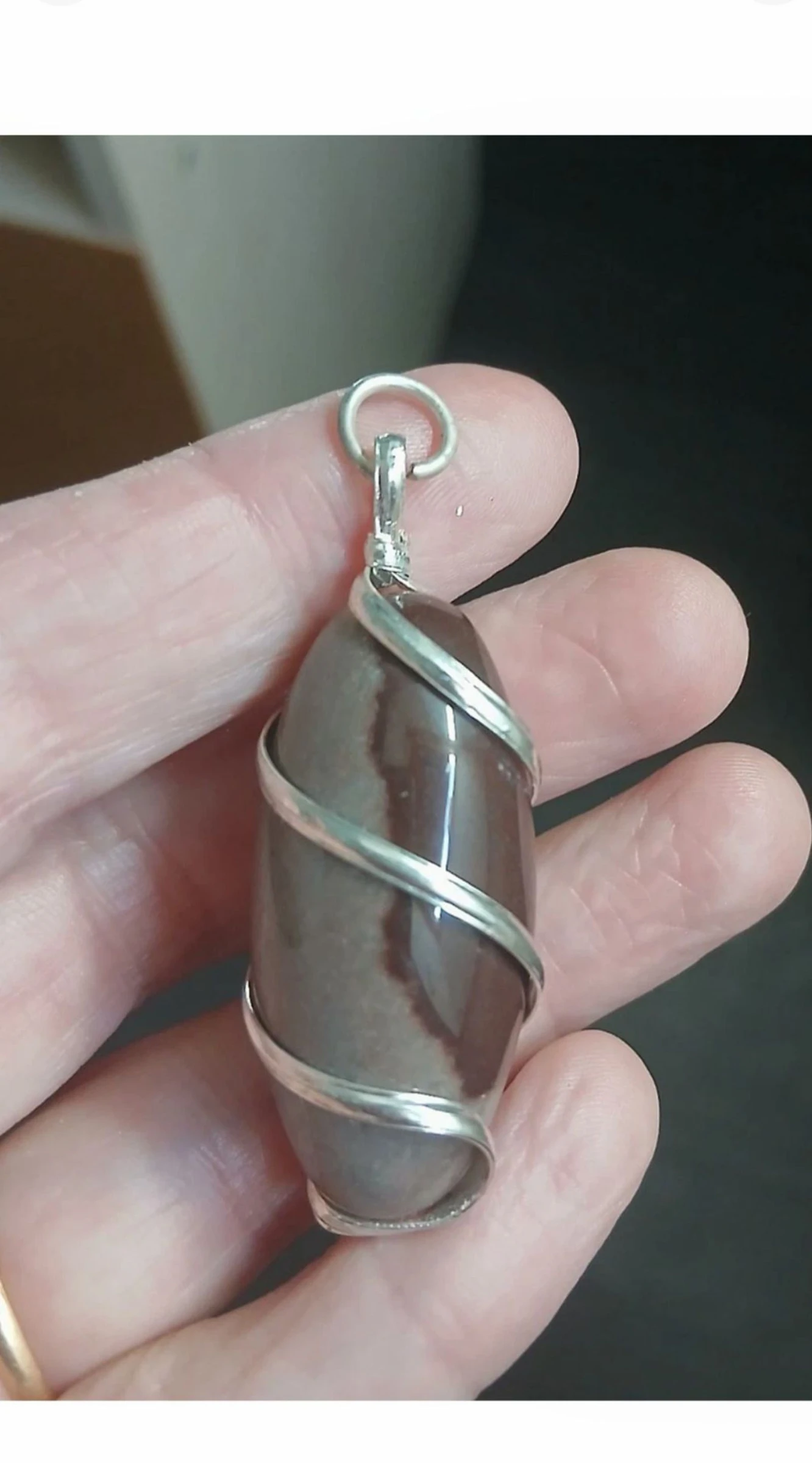 Pendentif shiva lingam naturel 4 cm – 22,4 g – Pierre polie – Lithothérapie –
